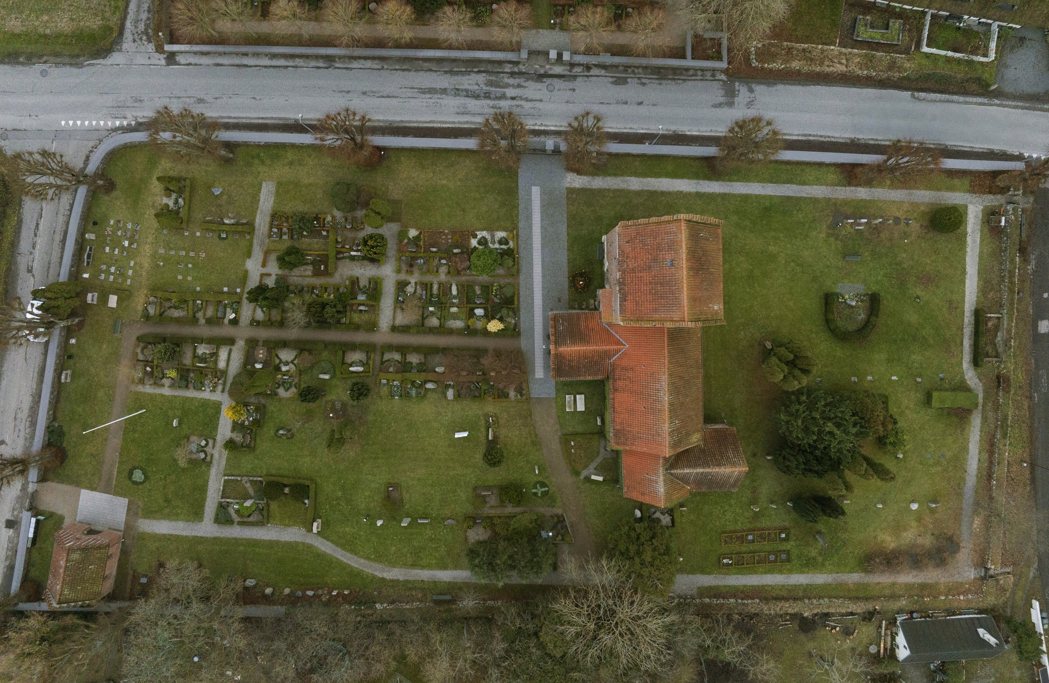 Allerslev Kirkegård set fra oven