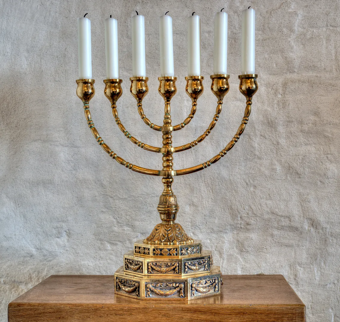 Glim Kirke, syvarmet lysestage